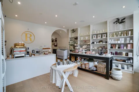 134 Tyrrel Avenue, ON M6G 2G5