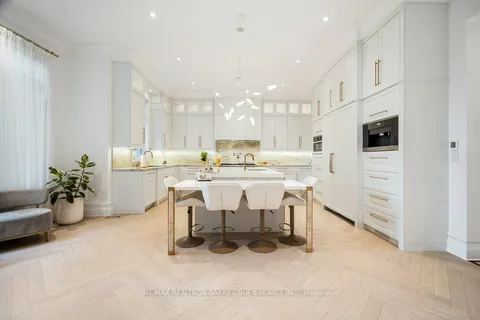 34 Greengate Road, ON M3B 1E8