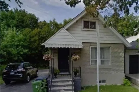 360A Lawrence Avenue, ON M5M 1B7