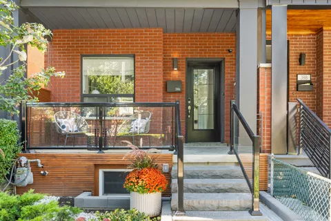 386 Crawford Street, ON M6J 2V7