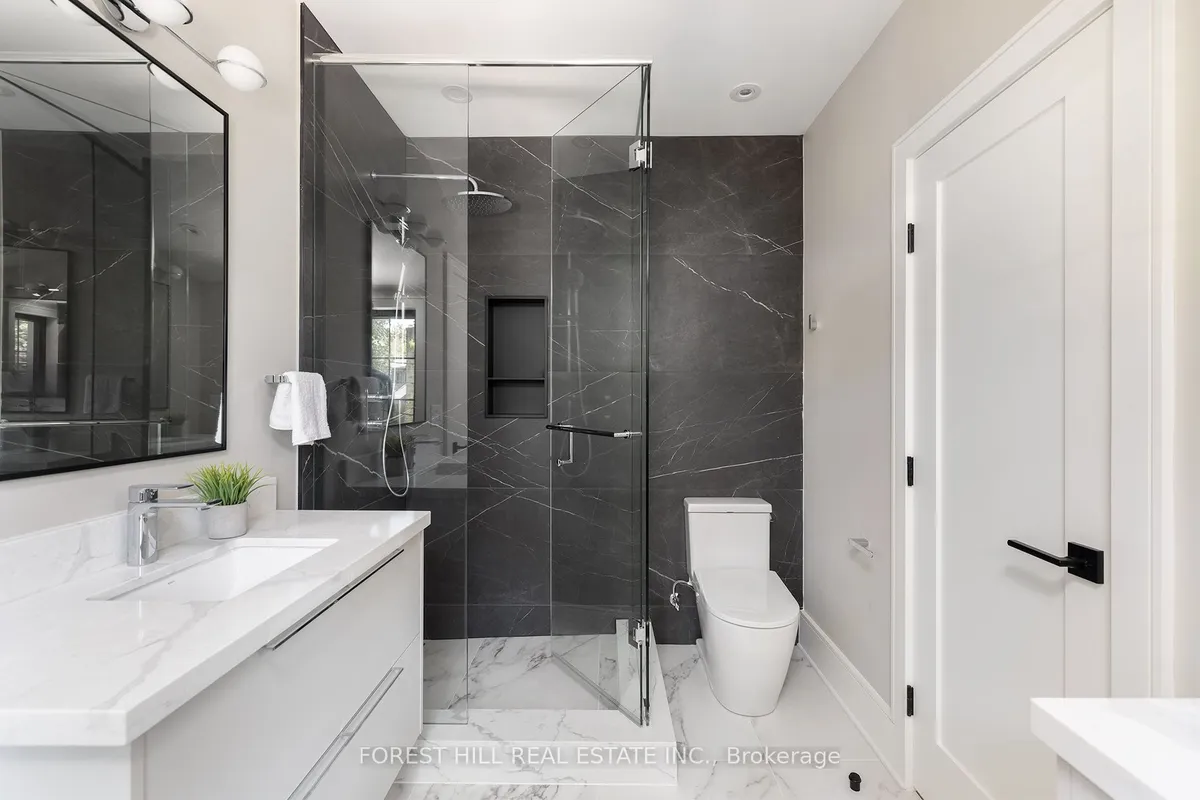 52 Roxborough Drive, ON M4W 1X1