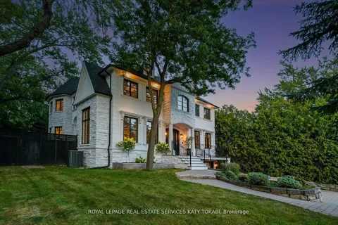 2 Gordon Road, ON M2P 1E1