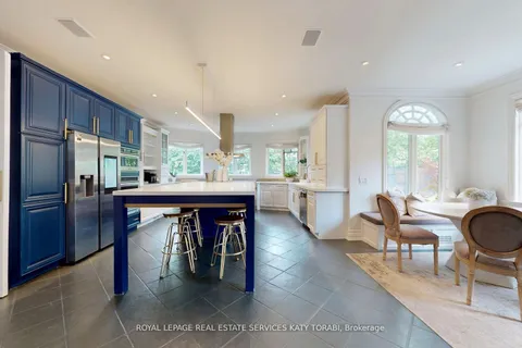 2 Gordon Road, ON M2P 1E1