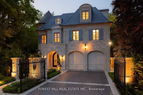 221 Forest Hill Road, ON M5P 2N3