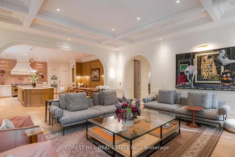 221 Forest Hill Road, ON M5P 2N3