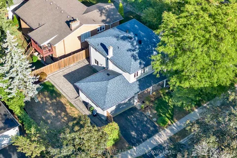 263 Upper Highland Crescent, ON M2P 1V4