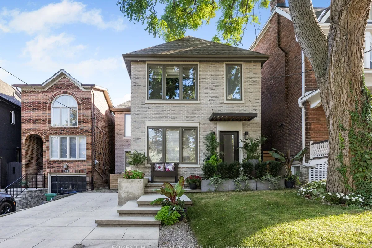 67 Duggan Avenue, ON M4V 1Y1
