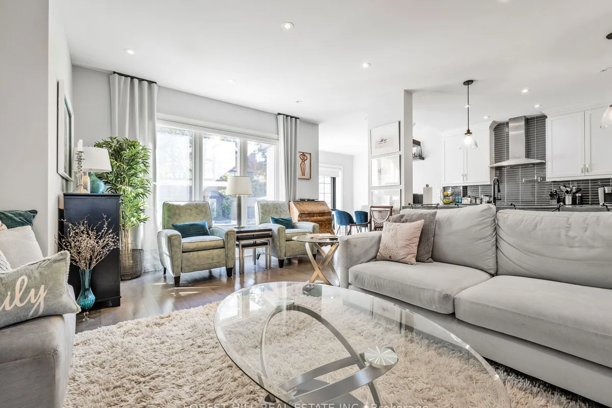 67 Duggan Avenue, ON M4V 1Y1