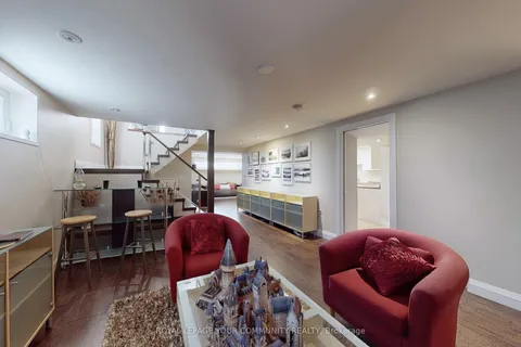 25 Alderdale Court, ON M3B 2H8