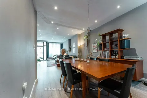 23 clinton Street, ON M6J 2N6