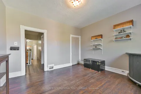 278 Clinton Street, ON M6G 2Y6