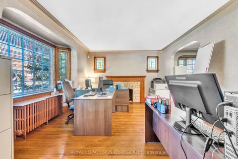 221 Hanna Road, ON M4G 3P2