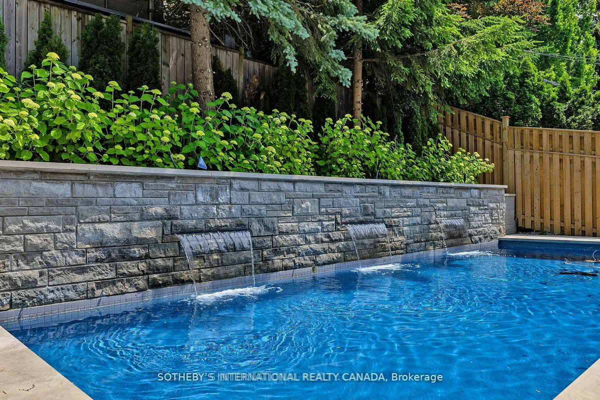 101 Dunloe Road, ON M5P 2T7