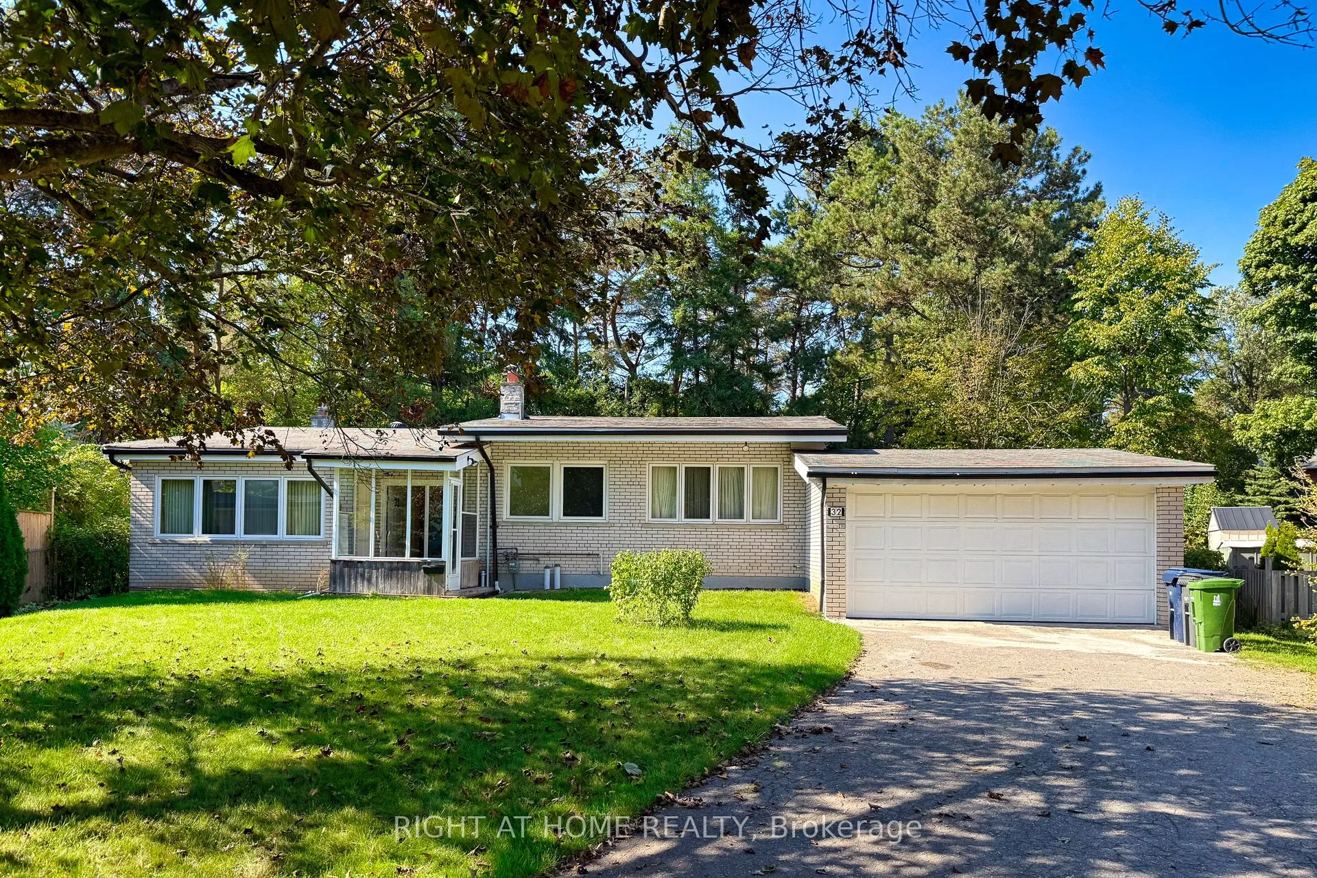 32 Donna Court, ON M2M 2C8