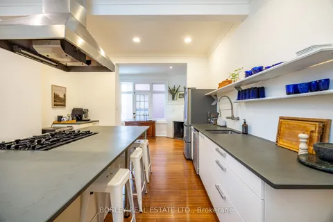 135 Madison Avenue, ON M5R 2S3