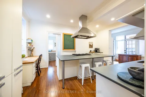 135 Madison Avenue, ON M5R 2S3