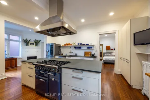 135 Madison Avenue, ON M5R 2S3