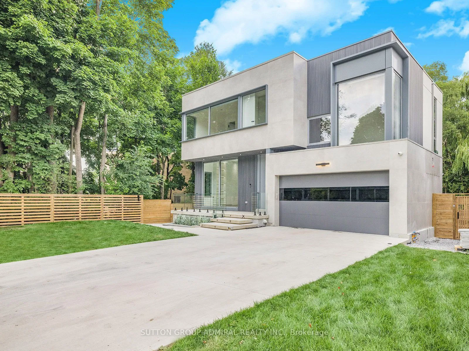 157 Old Forest Hill Road, ON M5N 2N7