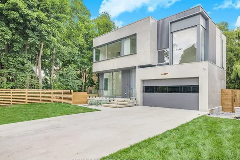 157 Old Forest Hill Road, ON M5N 2N7