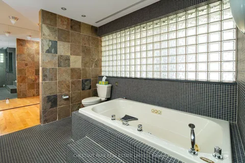 229 Owen Boulevard, ON M2P 1G9