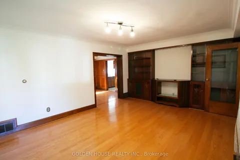 260 Moore Park Avenue, ON M2M 1N6