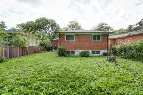 240 Dunview Avenue, ON M2N 4J2