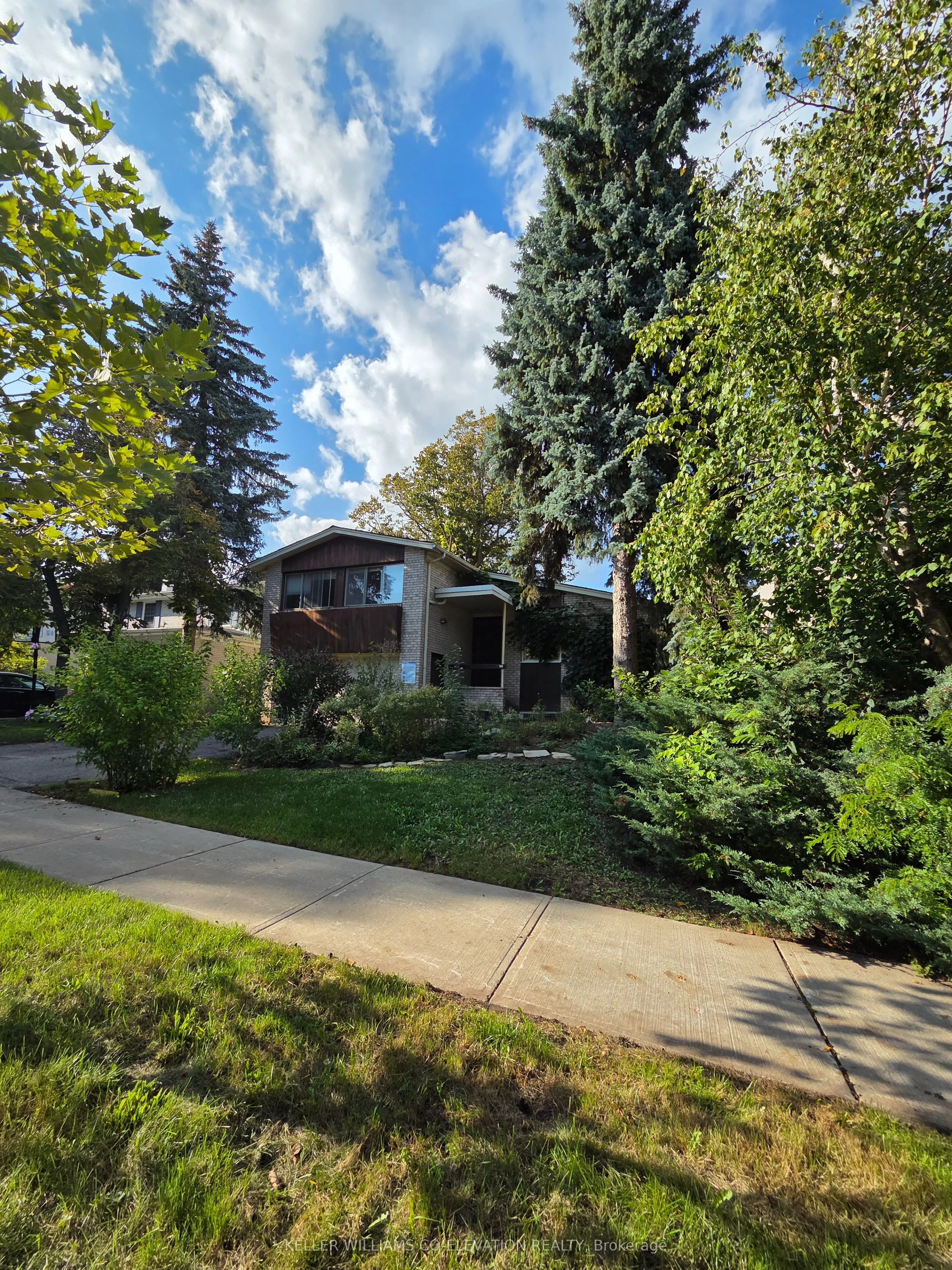 36 Danville Drive, ON M2P 1J1