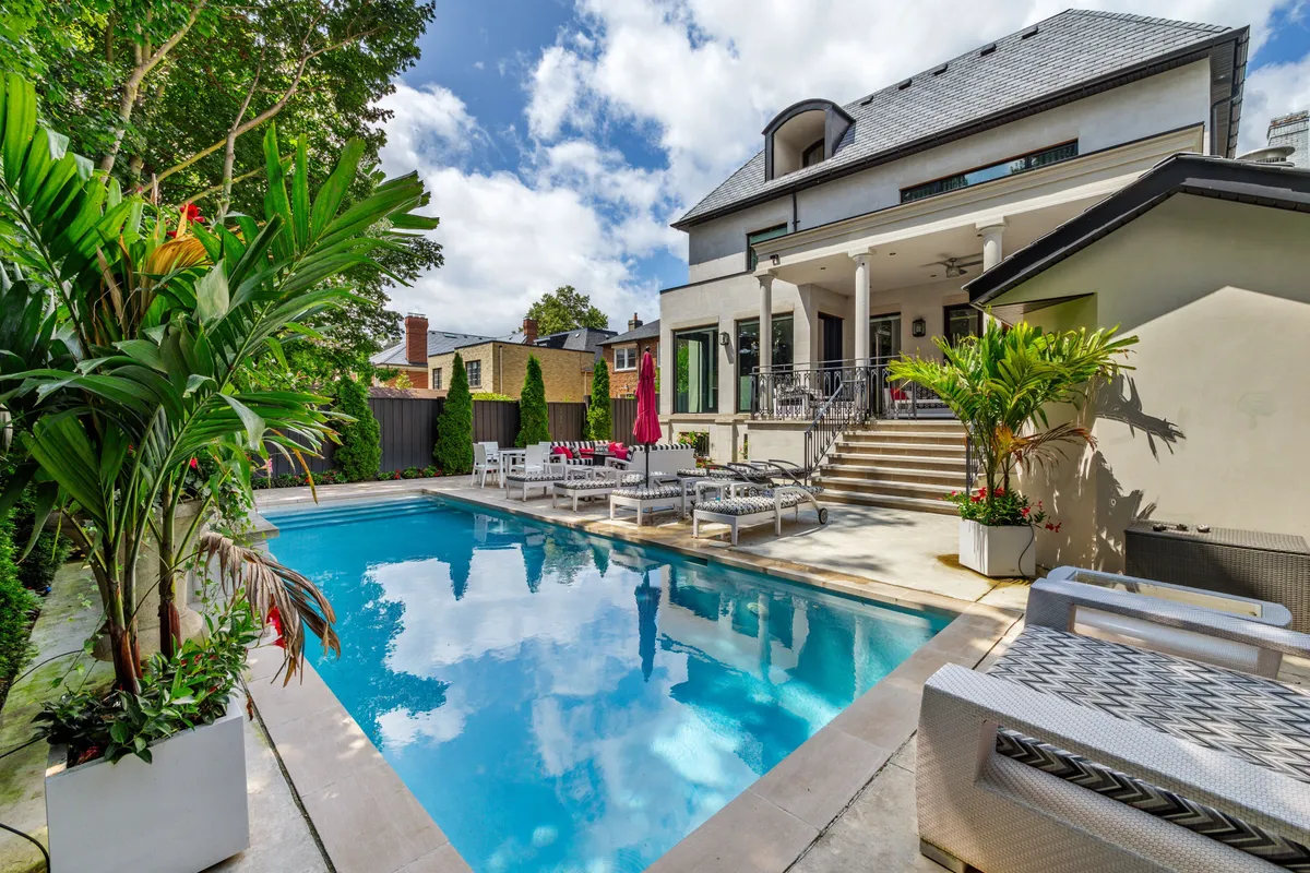 327 Cortleigh Boulevard, ON M5N 1R2