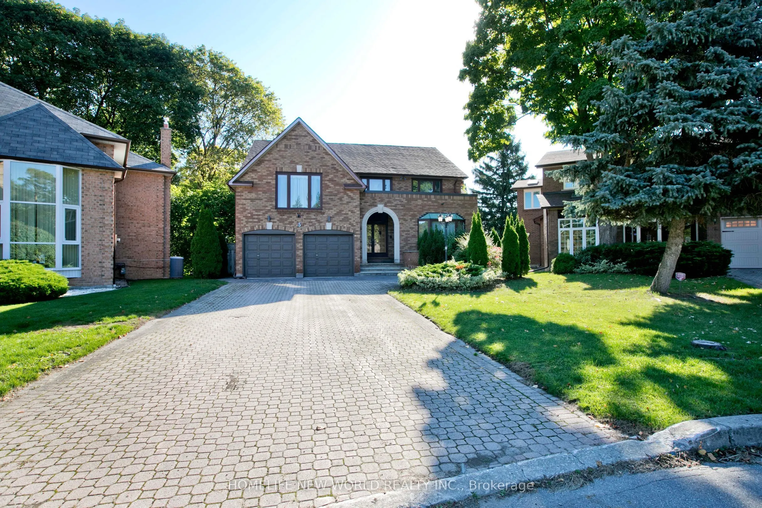 5 Willow Heights Court, ON M2M 4E8