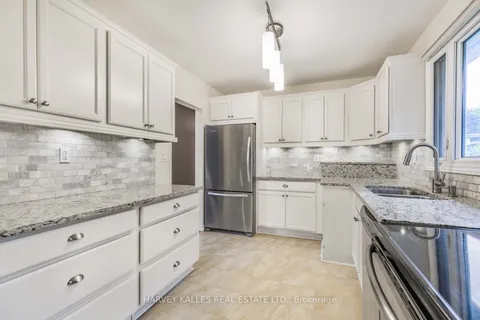 246 Brighton Avenue, ON M3H 4E7