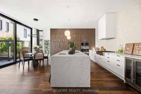 15 Fairmeadow Avenue, ON M2P 0A5