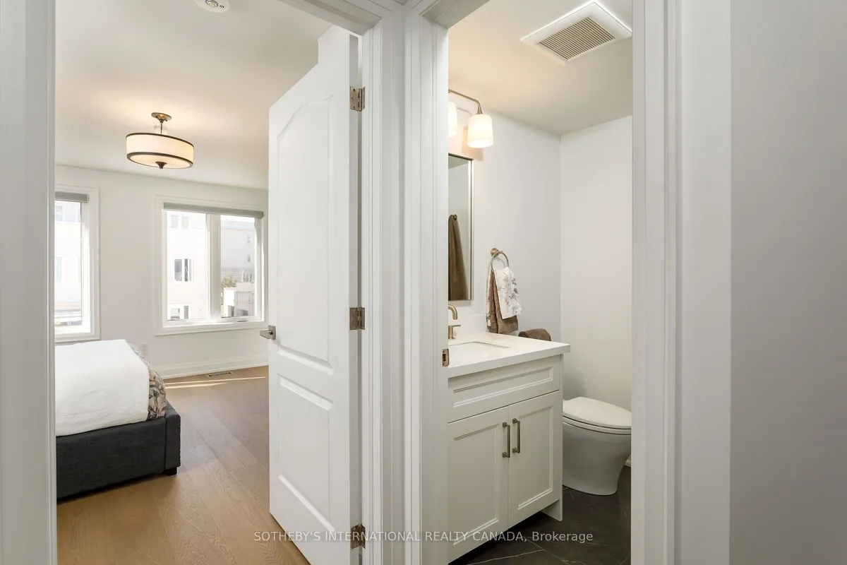 262 Spadina Road, ON M5R 2V1