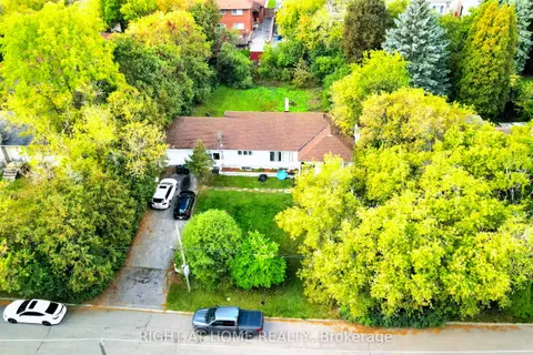 8 Manorcrest Drive, ON M2N 5K1