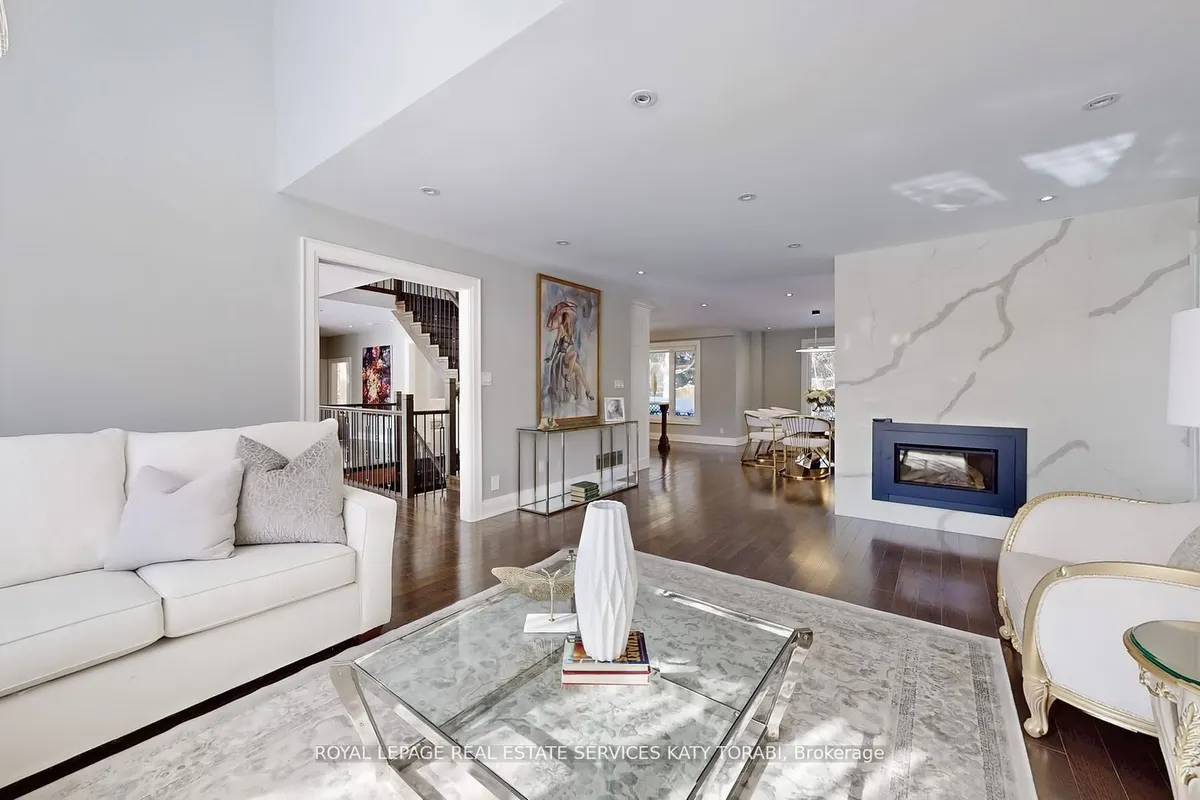 136 Denlow Boulevard, ON M3B 3J2