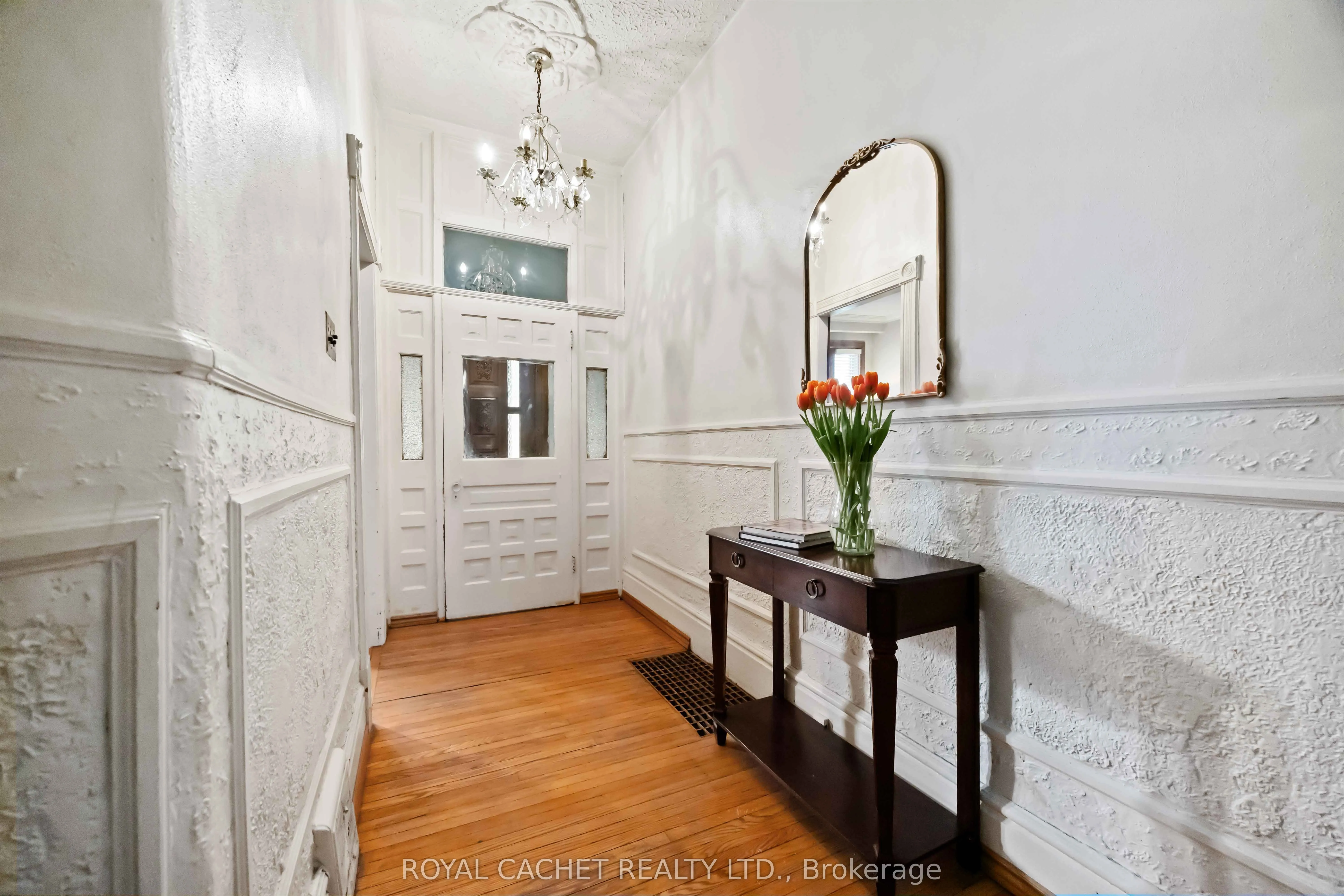 157 Lisgar Street, ON M6J 3G4