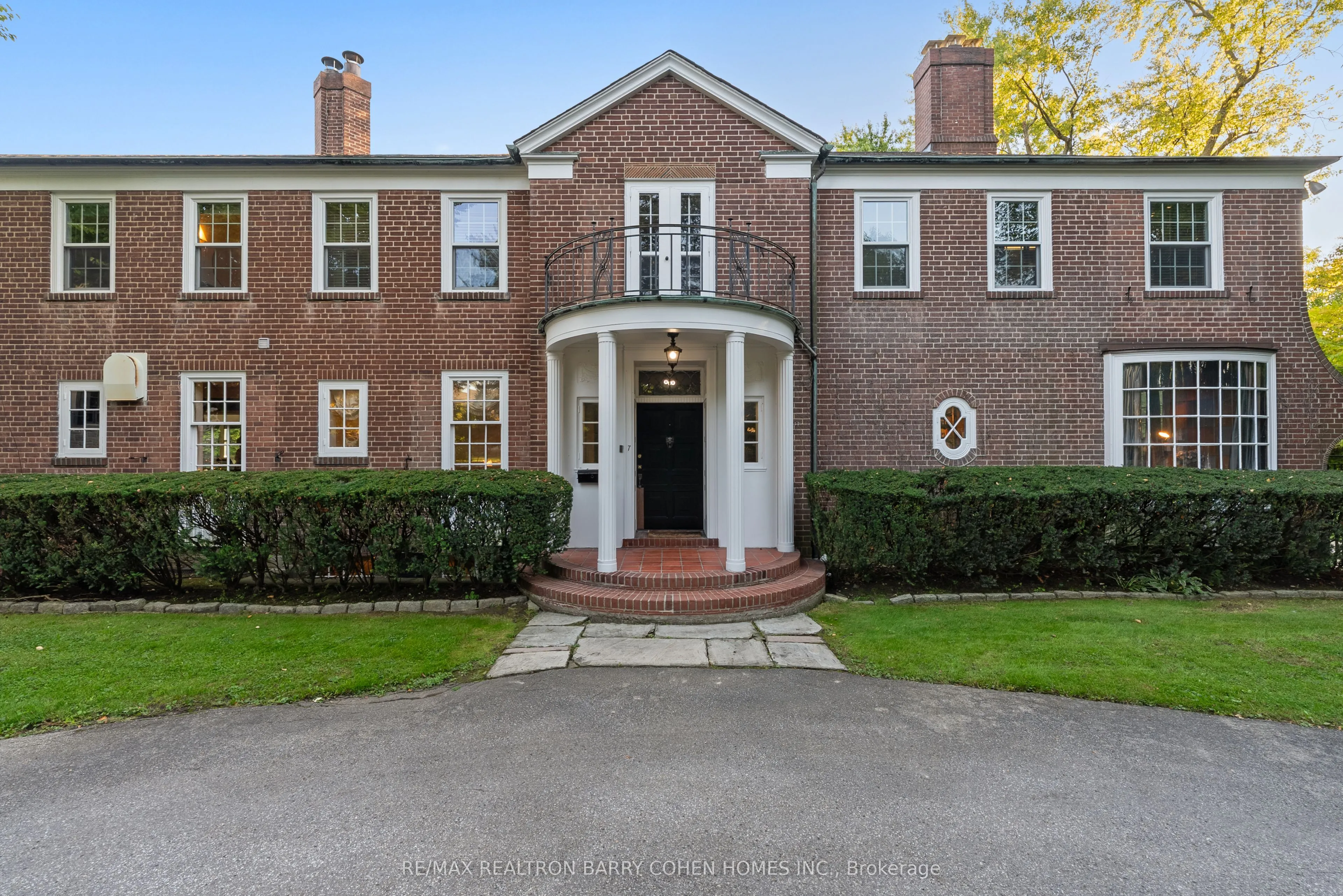 7 Alderbrook Drive, ON M3B 1E3