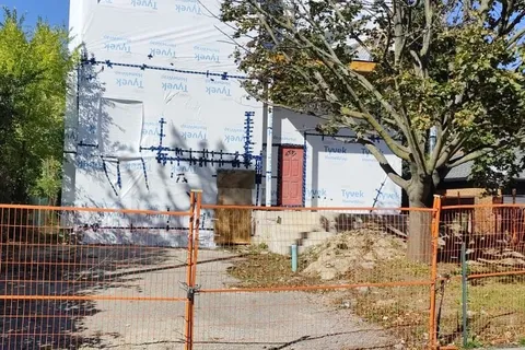 30 Irvington Crescent, ON M2N 2Z1