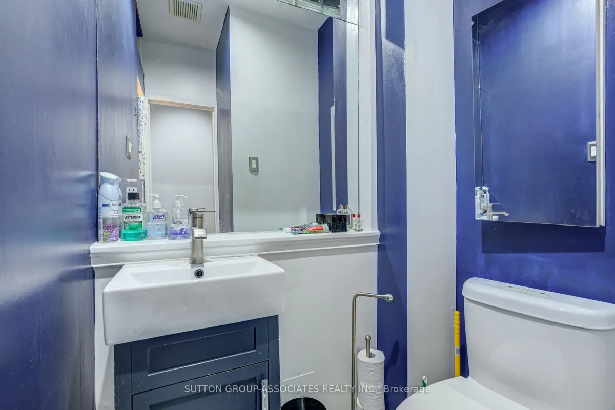 224 Lippincott Street, ON M5S 2P5