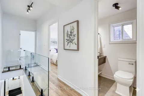 613 Dufferin Street, ON M6K 2B1