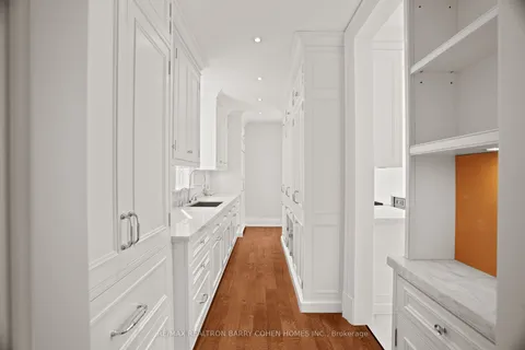 33 Blyth Hill Road, ON M4N 3L6