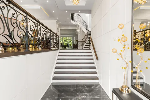 352 Patricia Avenue, ON M2R 2M7