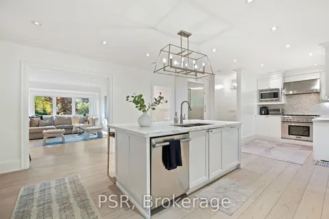 7 Glenarden Road, ON M6C 3J8