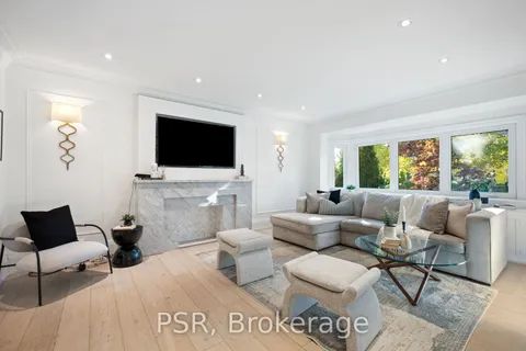 7 Glenarden Road, ON M6C 3J8