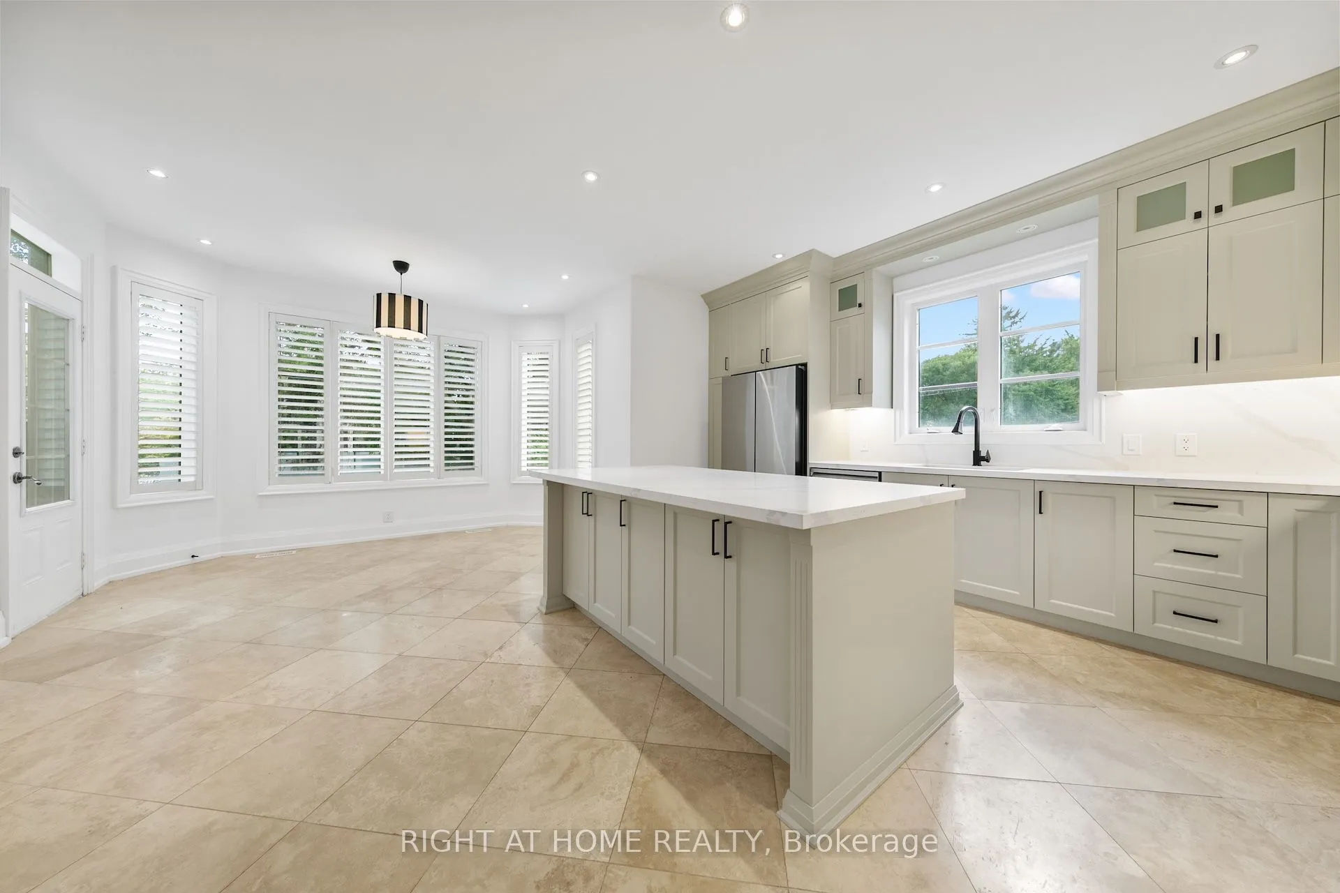 125 Kingsdale Avenue, ON M2N 3W5