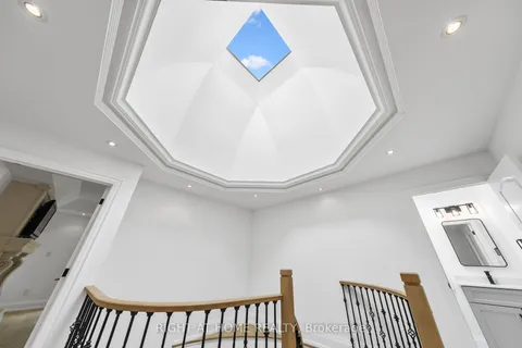 125 Kingsdale Avenue, ON M2N 3W5