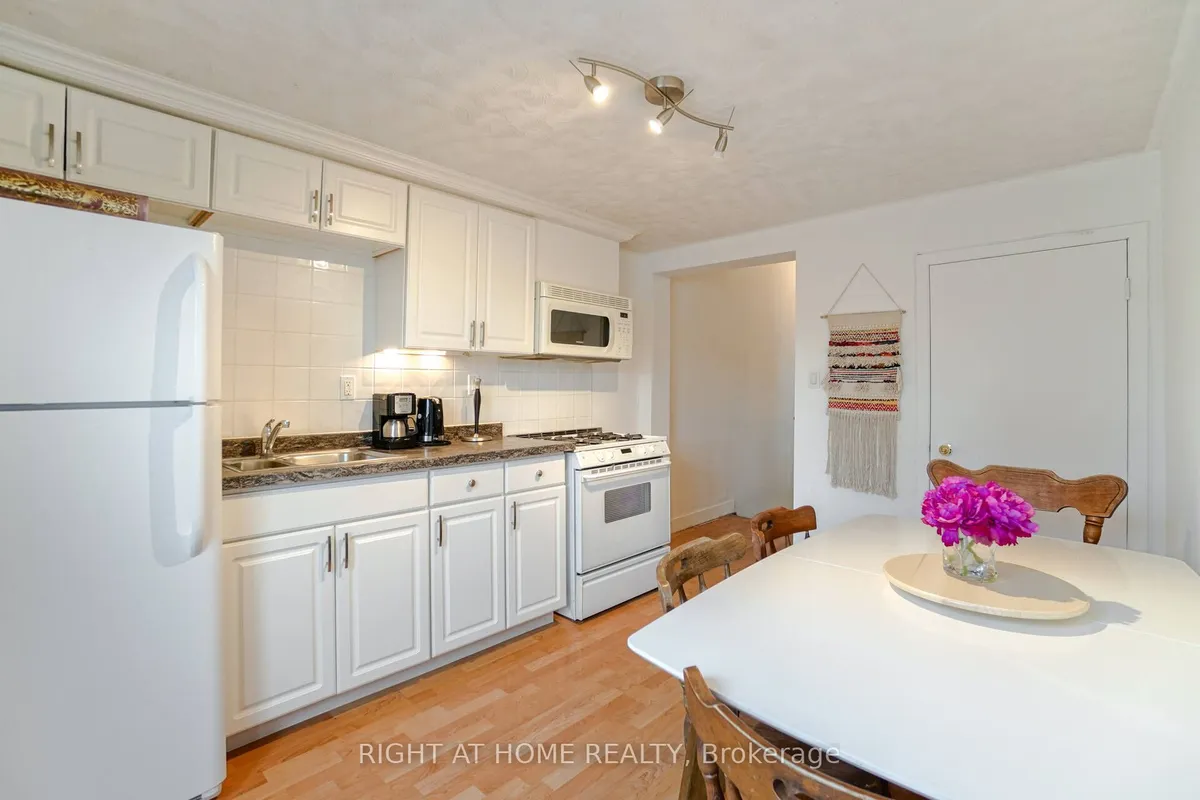 125 Lisgar Street, ON M6J 3G4