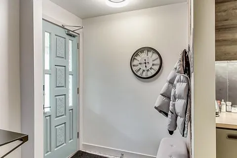 205 Bathurst Street, ON M5T 2S1