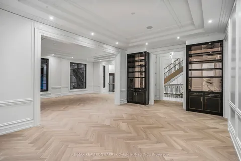 27 Penwood Crescent, ON M3B 3B1