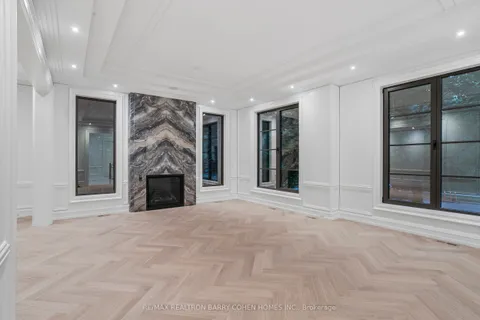 27 Penwood Crescent, ON M3B 3B1