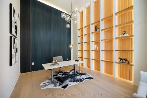 207 Ellerslie Avenue, ON M2N 1Y3